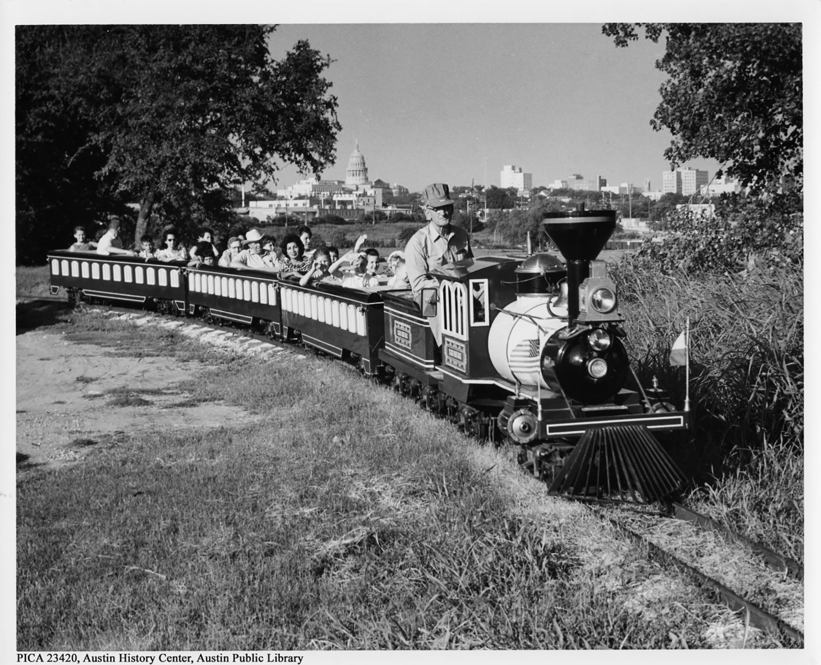 Photo-from-the-Austin-History-Centers-Portal-to-Texas-History
