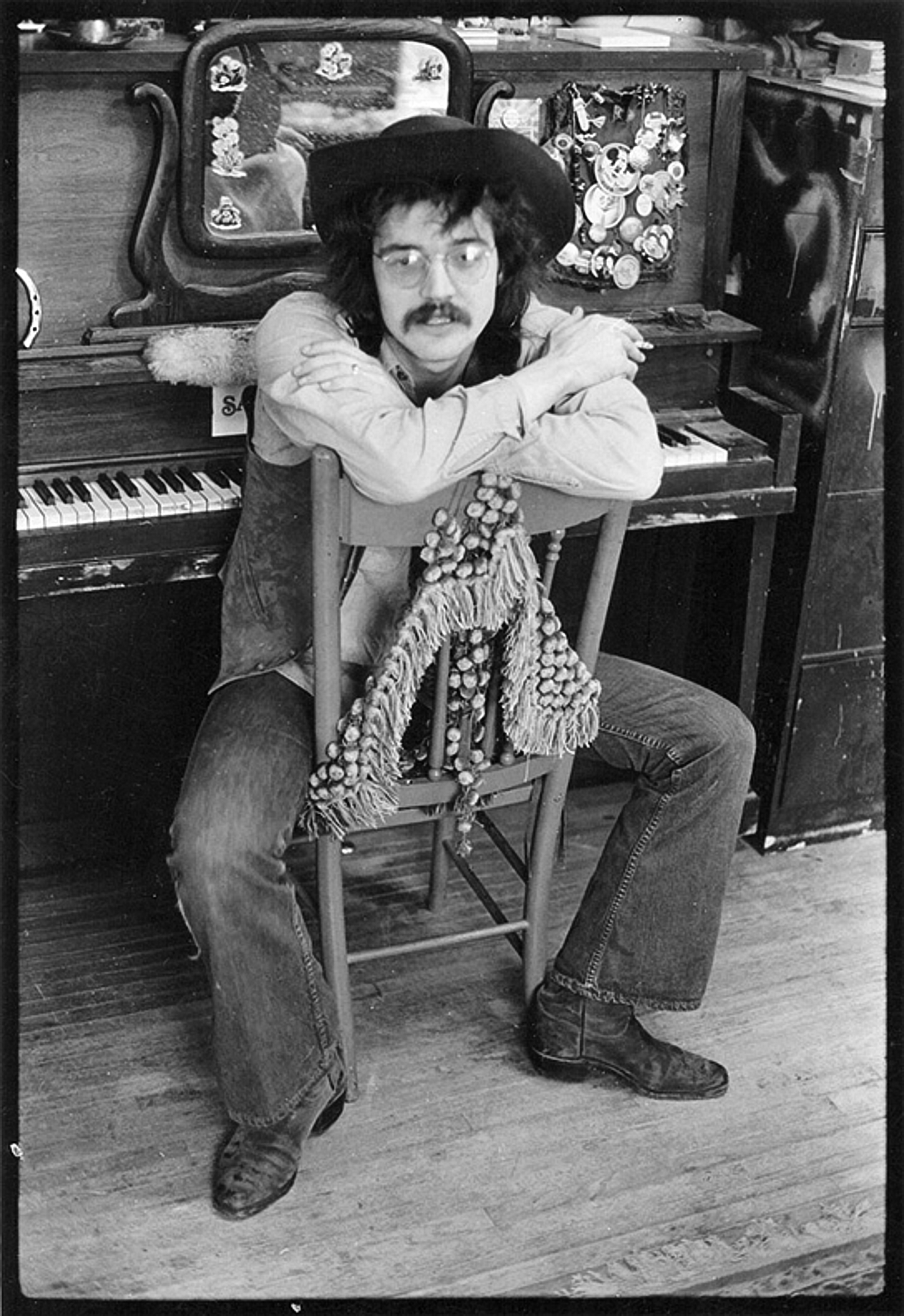 Terry-Allen-at-piano-2-web