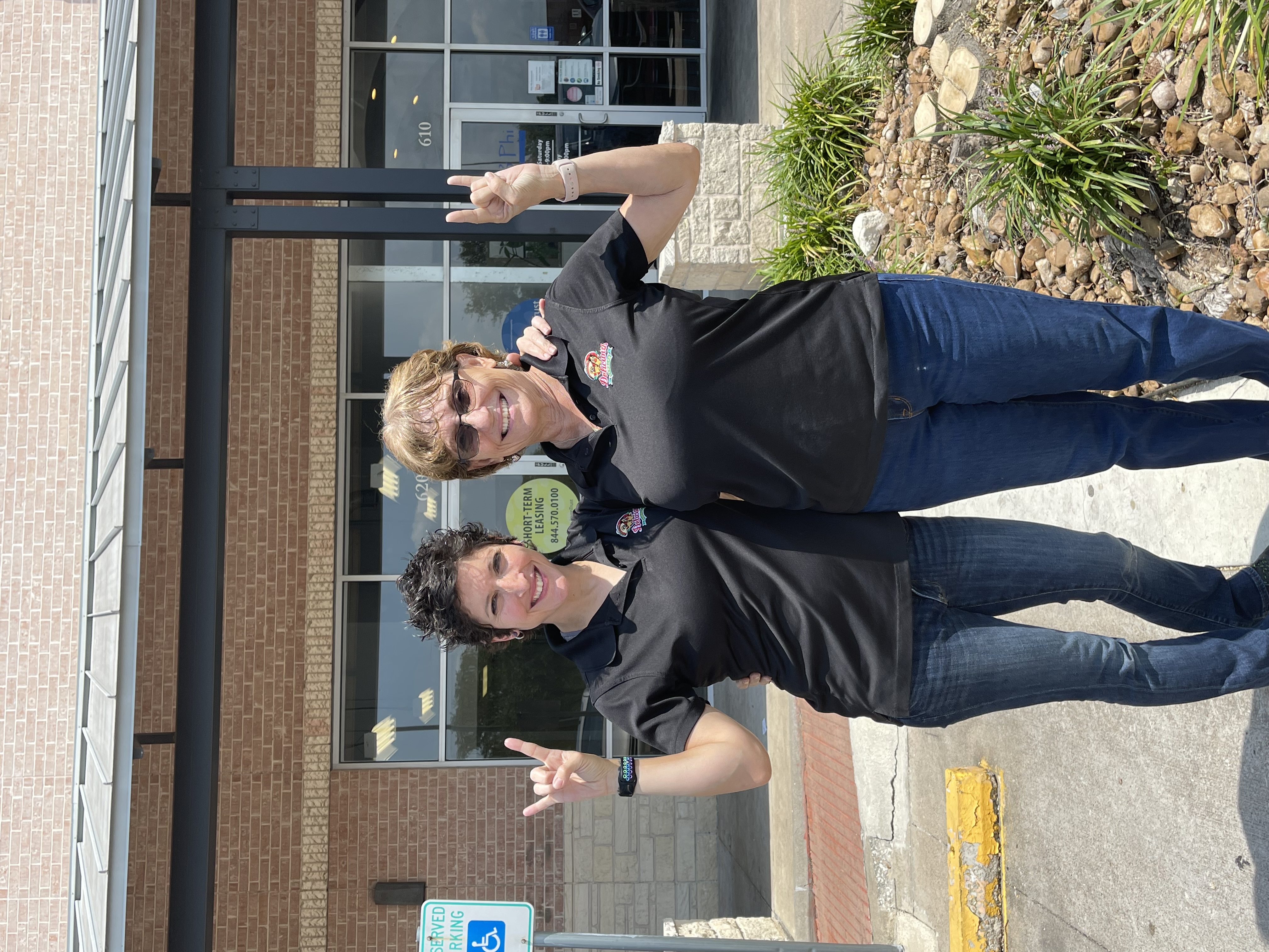 Valerie-Herlinda-hookem-outside