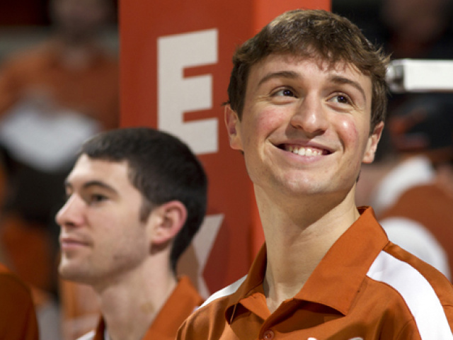 UT Men's Basketball Manager Shows Character After Adversity