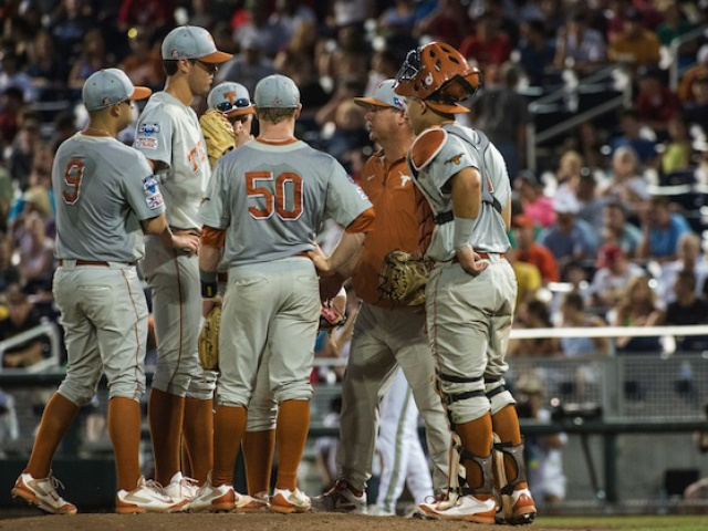 Longhorns Fall to Vanderbilt in Extras, Season Ends in Omaha