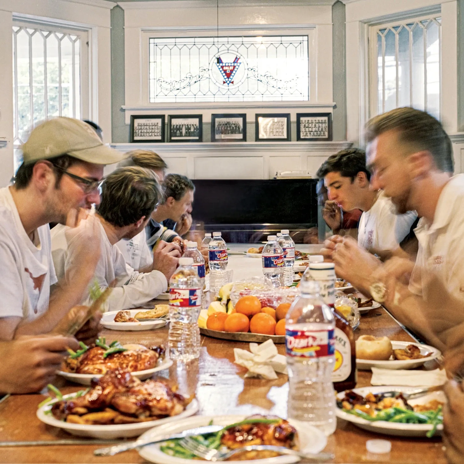 Tejas members eating dinner 