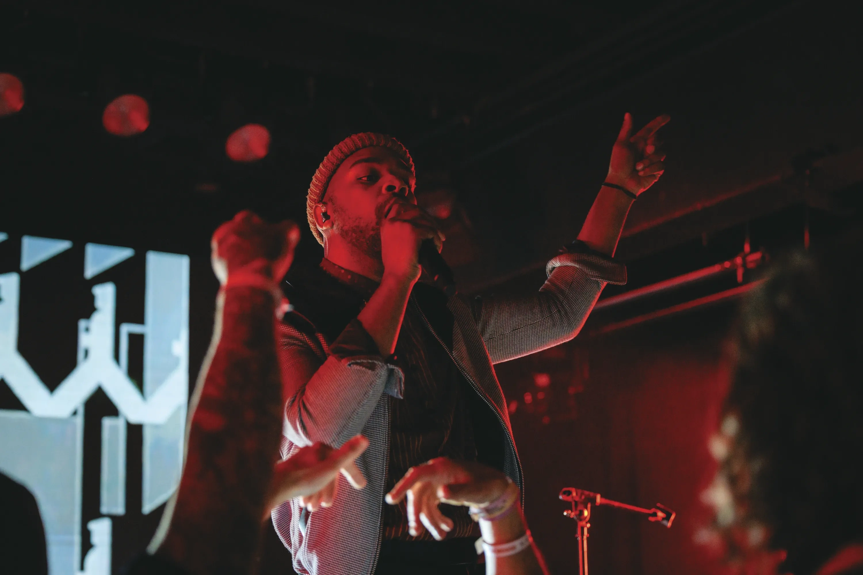 Mobley performs