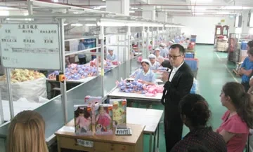 factory_dolls