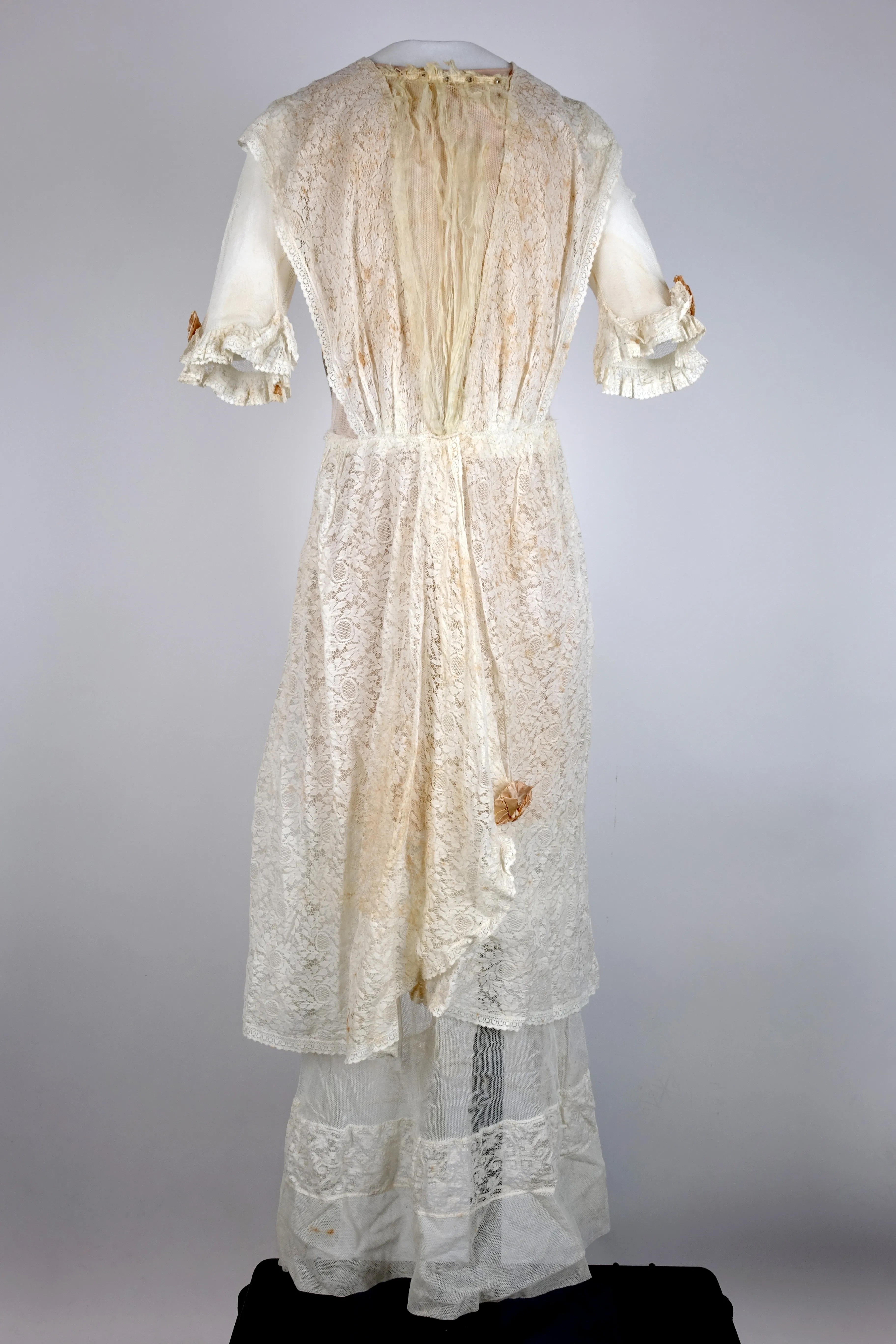 04.Artifact_Galván Wedding Dress_Front