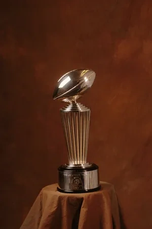 rose_bowl_trophy_m54
