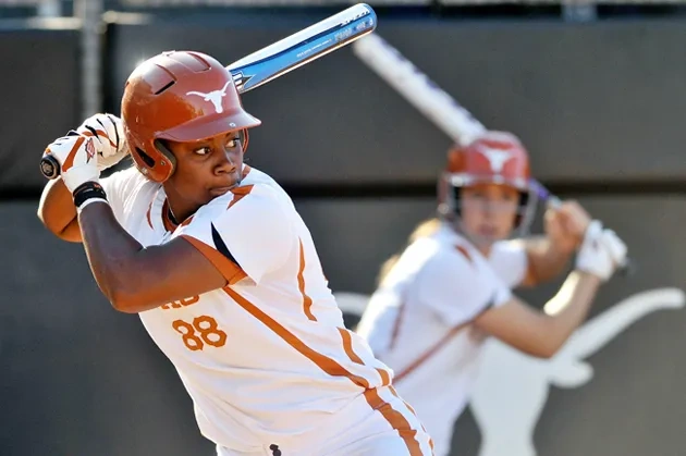 Softball UT VS Temple
