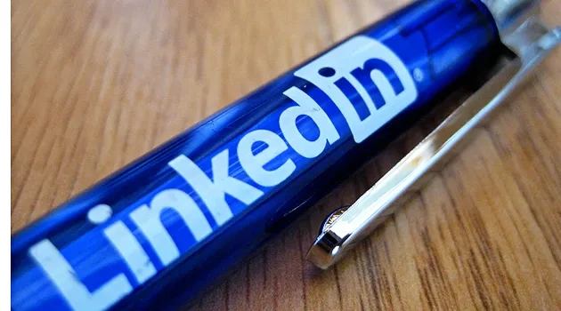 Four Tips for Stealthy Job-Searching on LinkedIn