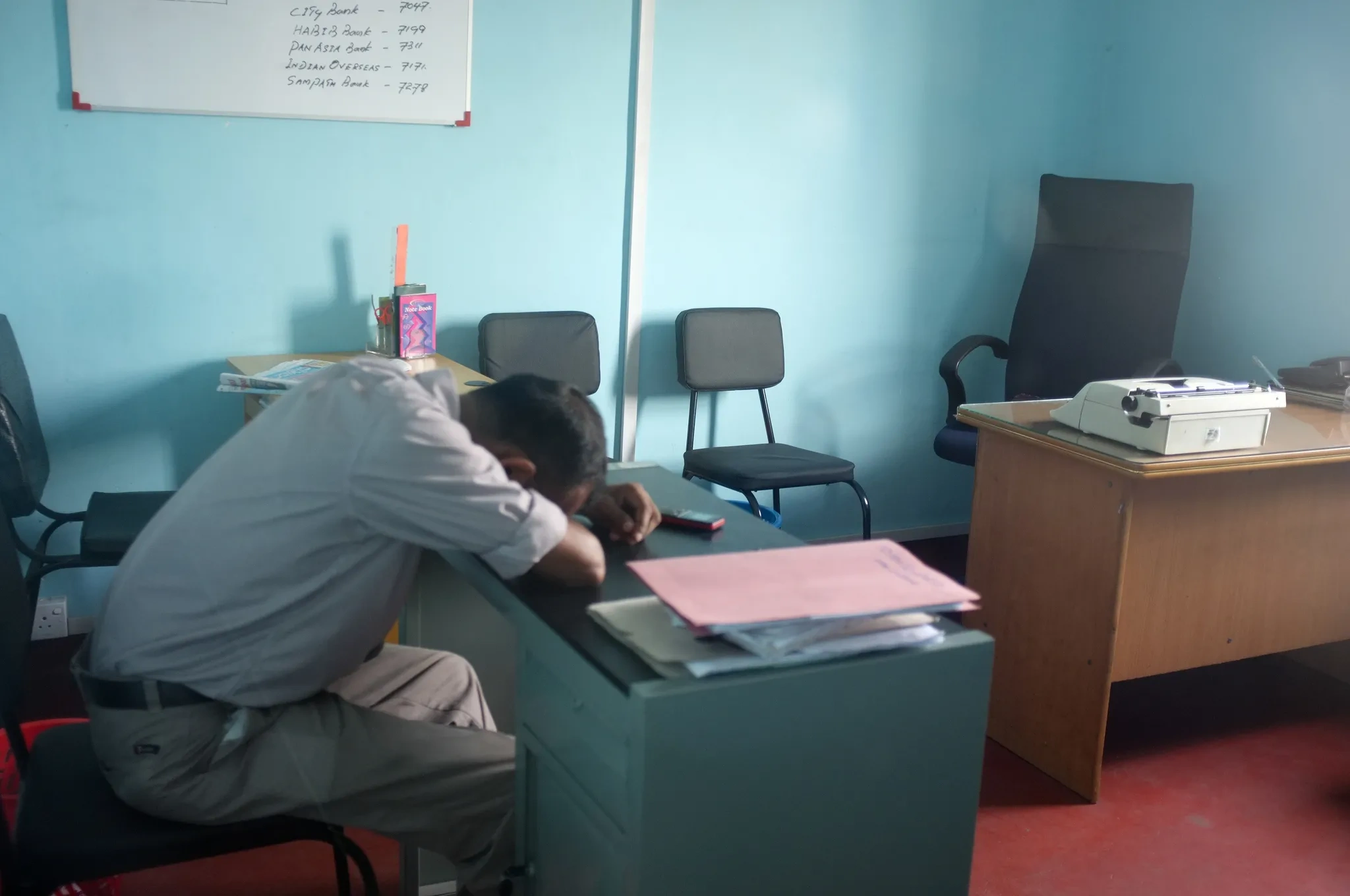 UT Professor Recommends We Work Less For Our Own Good