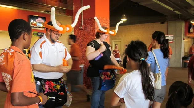 Texas Exes Celebrate End of Life Member Week With Tailgate