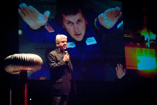 Innovation Professor Bob Metcalfe Tells Students: Networking is the Key