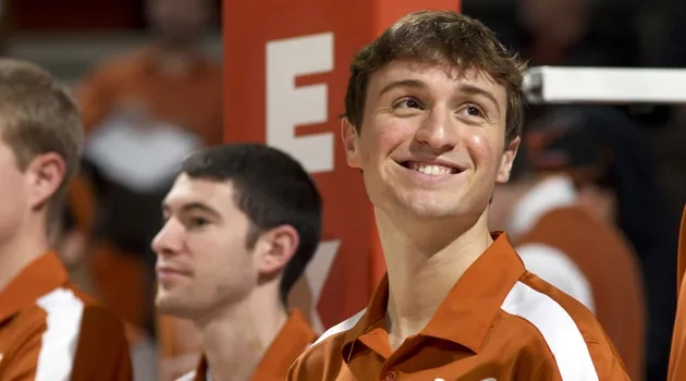 UT Men's Basketball Manager Shows Character After Adversity