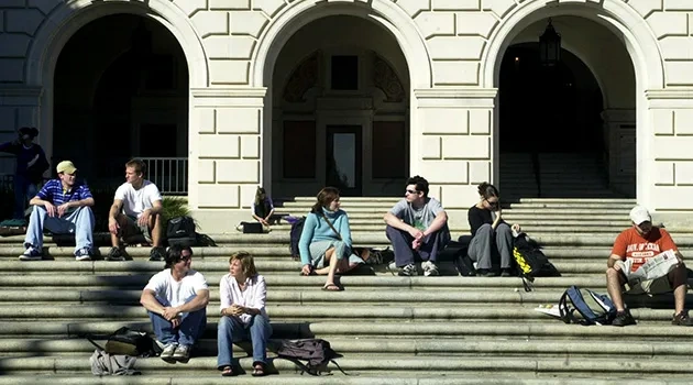 Students Vote "No Confidence" in Regent Hall