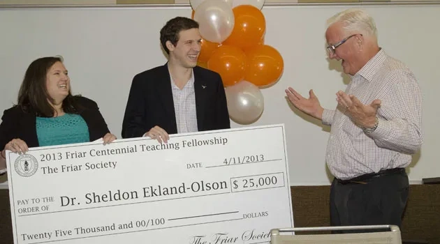 Former Provost Receives UT's Largest Undergrad Teaching Award
