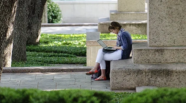 With New Report, UT Opens Dialogue on Online Teaching