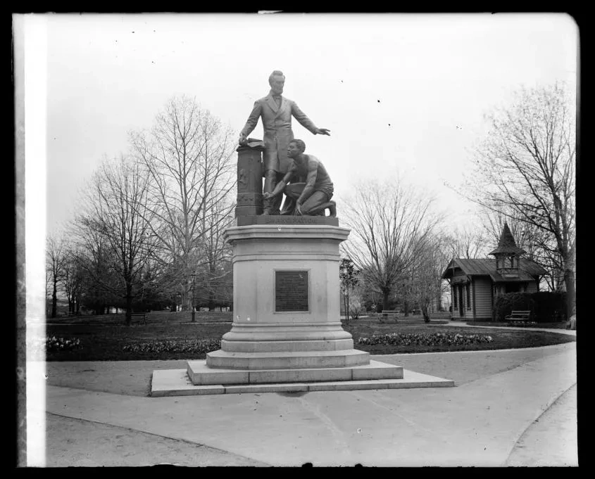 lincoln_statue_lincoln_park_washington_dc_loc_npc2007000101