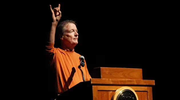 Cigarroa Relents: Powers to Keep Job Until 2015