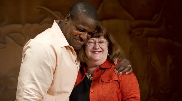 Former UT Football Player Endows Education Scholarship