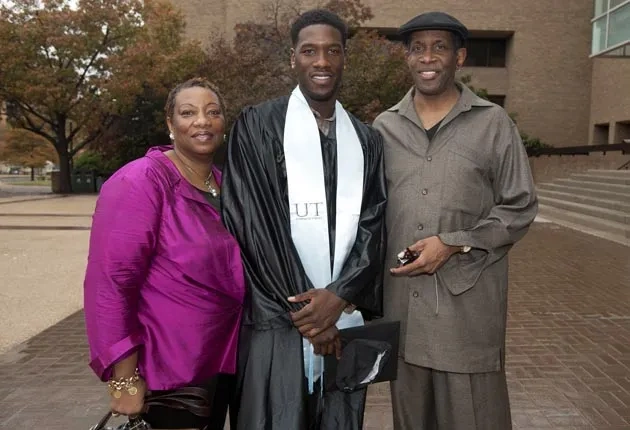 Former Longhorn Great Royal Ivey Uses NBA Lockout to Finish Degree