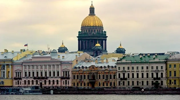 Flying Longhorns Get Cultured in St. Petersburg