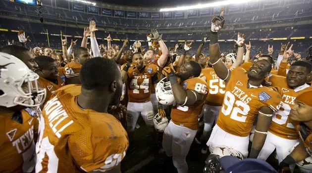 Texas Tops Cal 21-10 in 2011 Holiday Bowl
